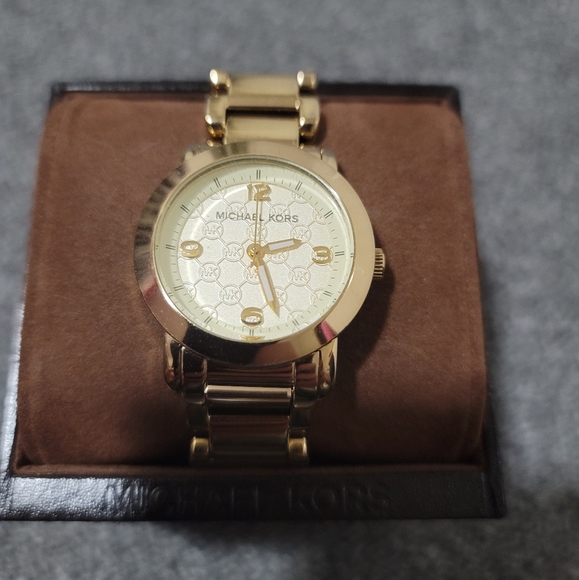 🤎Michael Kors Watch - Picture 2 of 6
